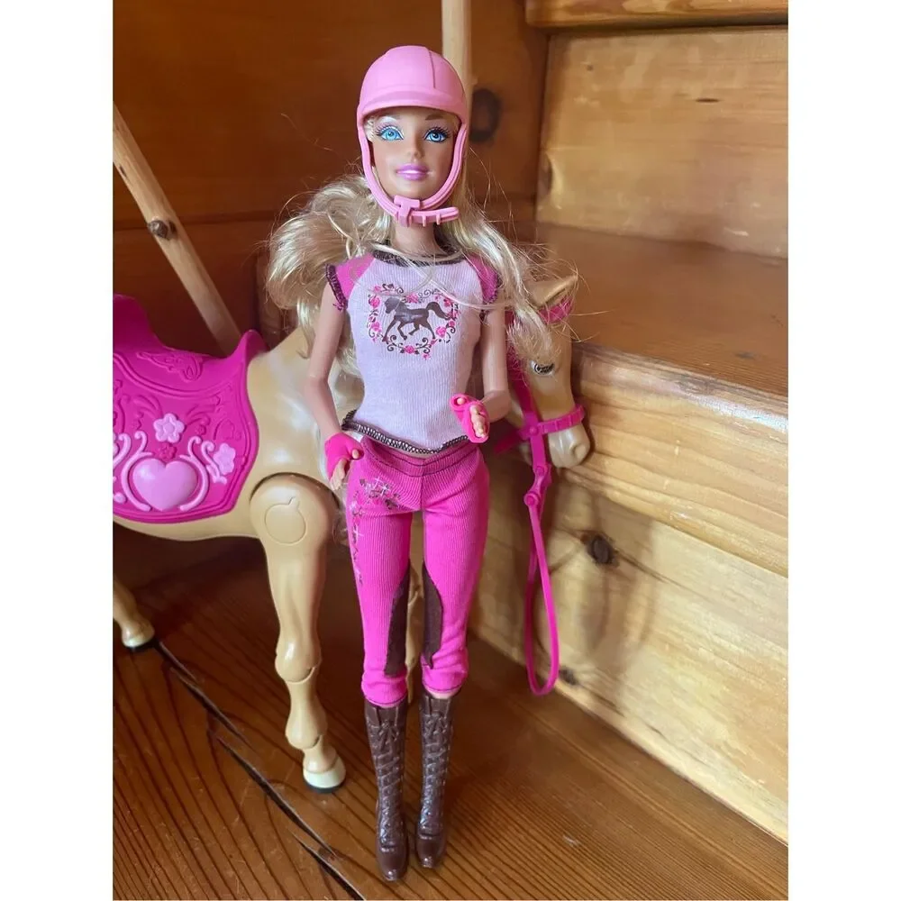 Mattel Barbie Walking Tawny Horse Set